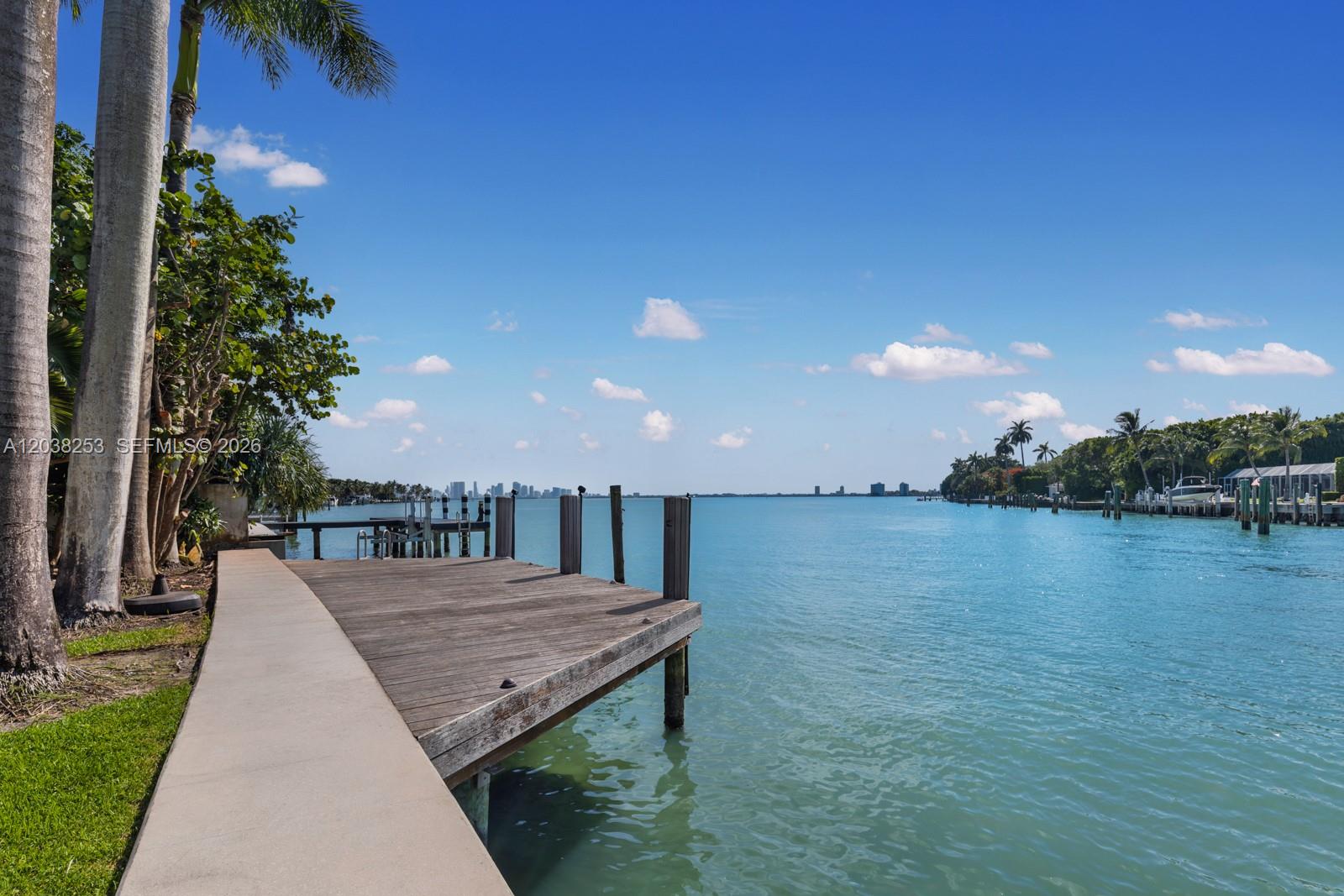 6500 North Bay Road Miami Beach, FL 33140 - Photo 38 of 41