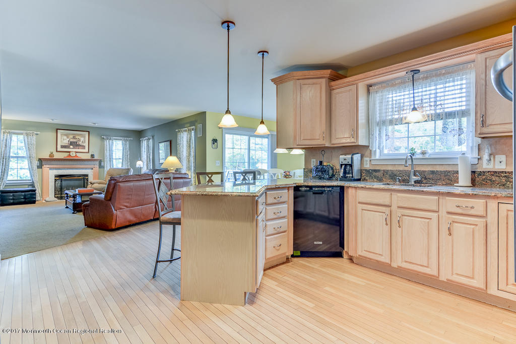 220 Commodore Road Manahawkin, NJ 08050 - Photo 15 of 39 0015__SMALL
