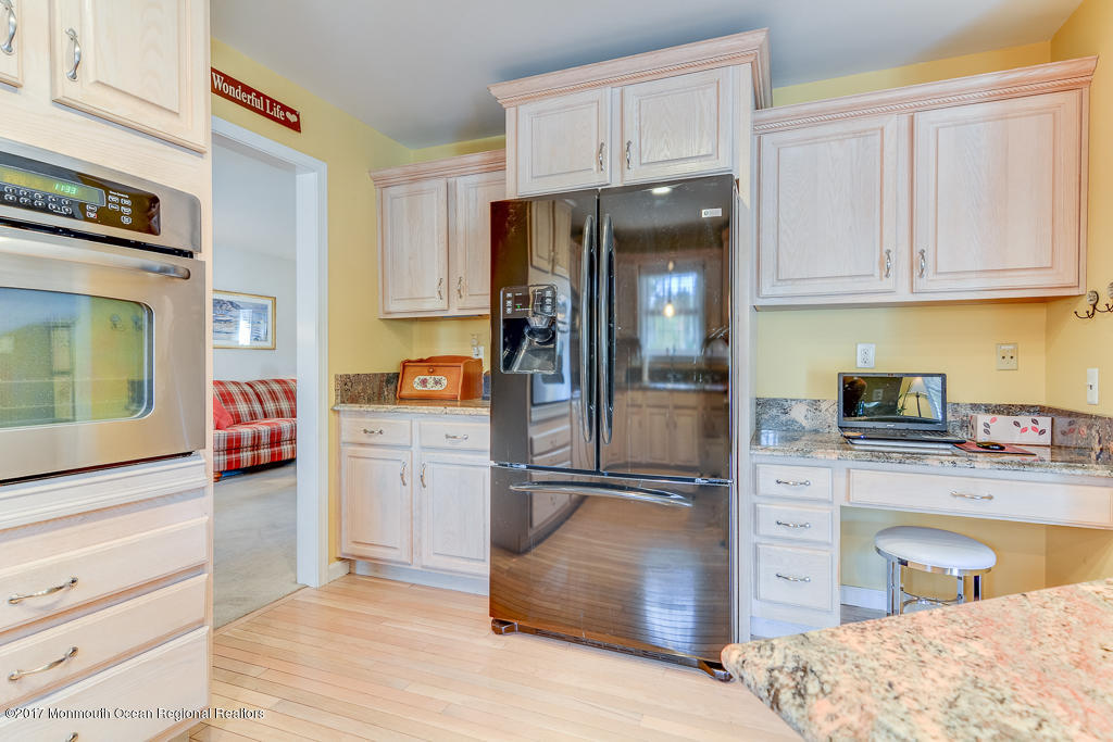 220 Commodore Road Manahawkin, NJ 08050 - Photo 16 of 39 0016__SMALL