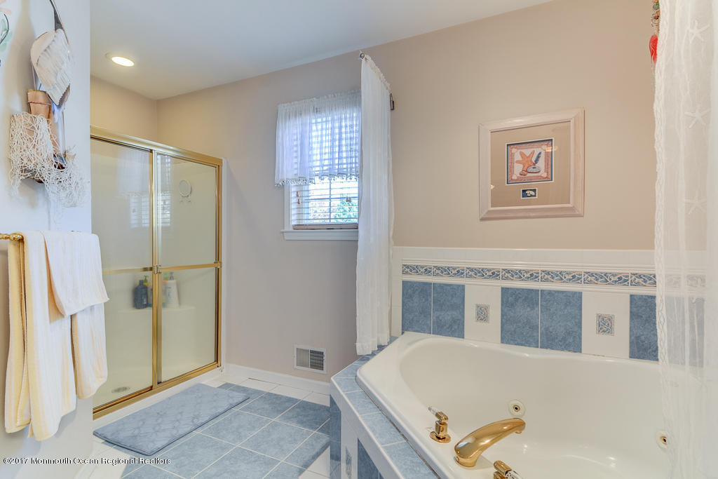 220 Commodore Road Manahawkin, NJ 08050 - Photo 29 of 39 0029__SMALL