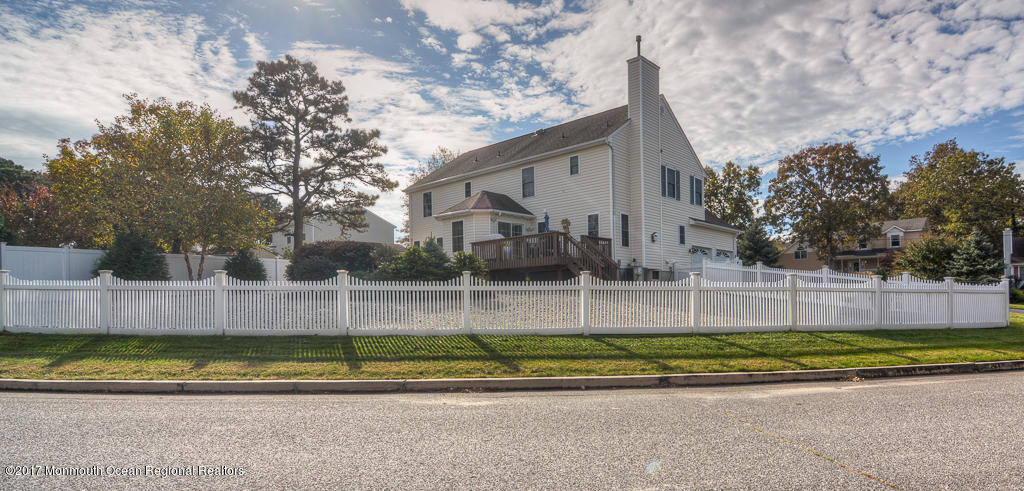 220 Commodore Road Manahawkin, NJ 08050 - Photo 5 of 39 0005__SMALL