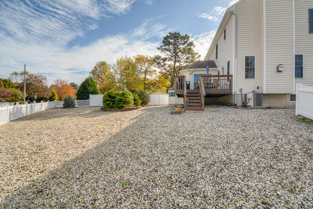 220 Commodore Road Manahawkin, NJ 08050 - Photo 6 of 39 0006__SMALL