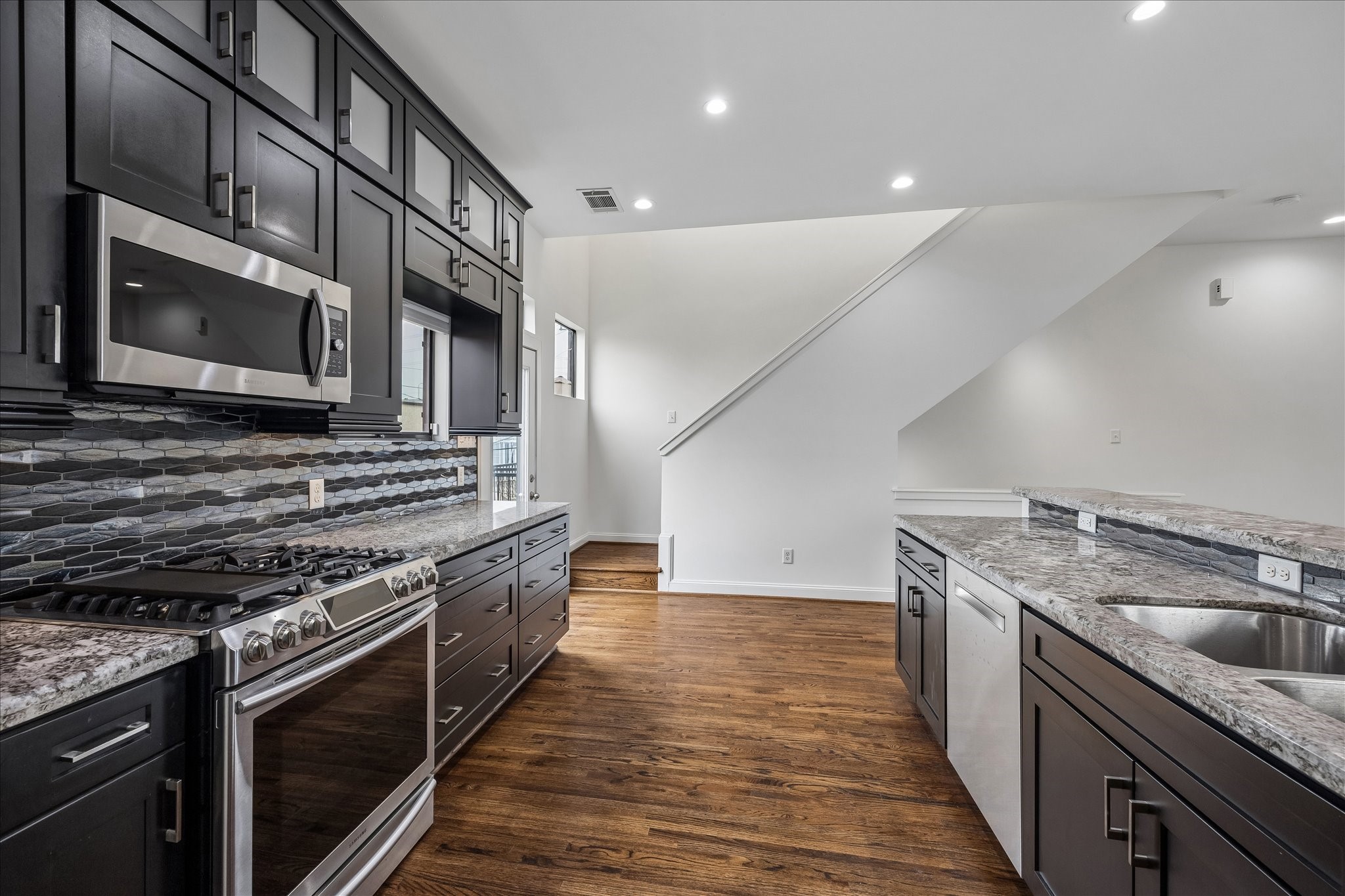 2510 Genesee Street Houston, TX 77006 - Photo 4 of 40 Additional View of Kitchen