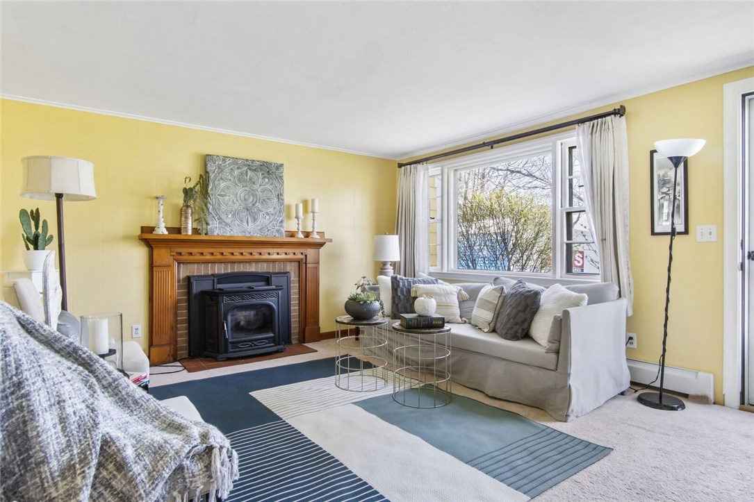 8 Congress Road Barrington, RI 02806 - Photo 8 of 23