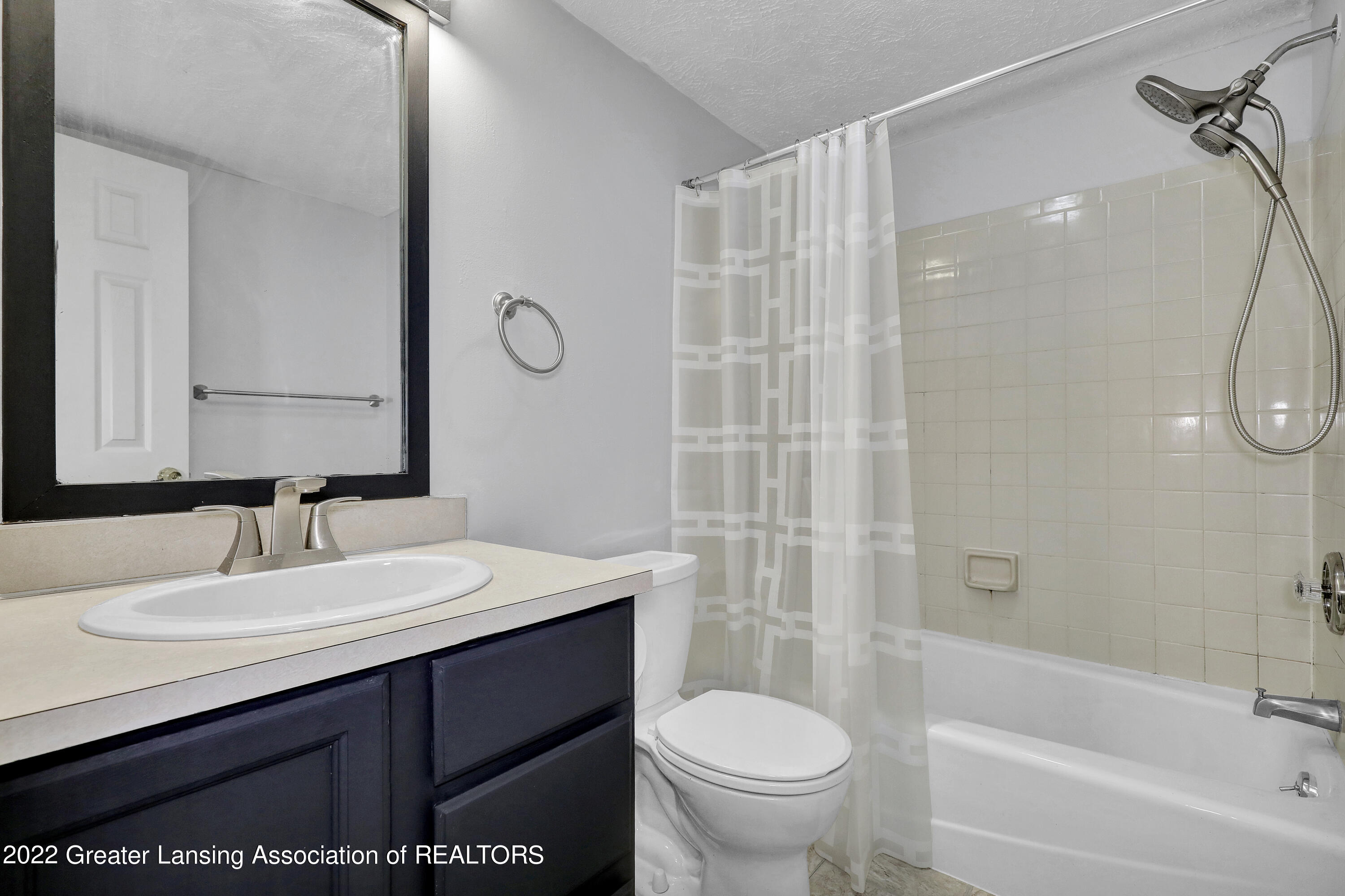 205 East Jolly Road, Unit A5 Lansing, MI 48910 - Photo 11 of 29 Main Bath