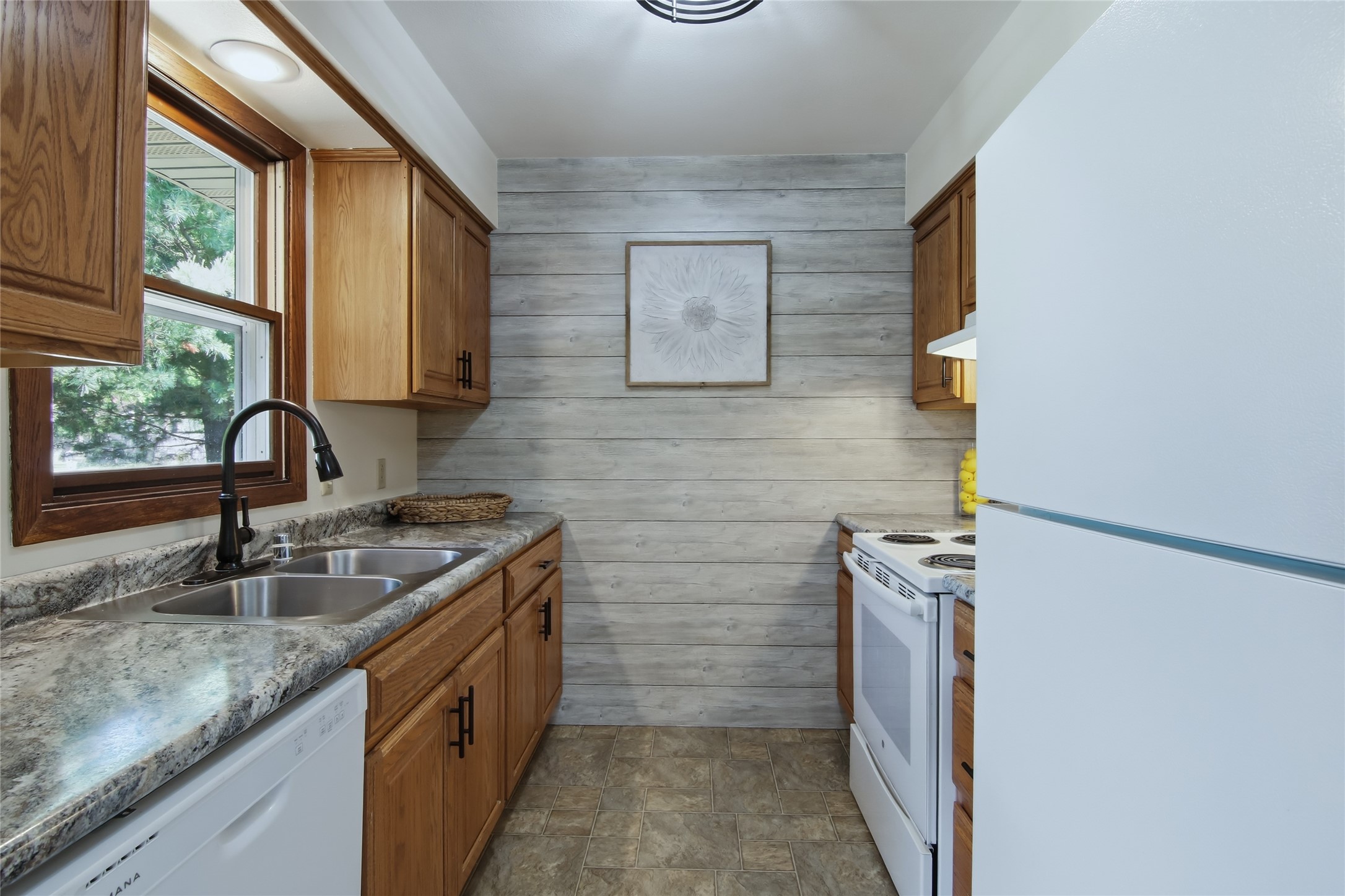 1122 Piedmont Road Eau Claire, WI 54703 - Photo 7 of 38