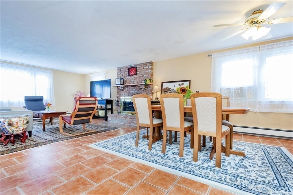 70 Maverick Street Marblehead, MA 01945 - Photo 6 of 38