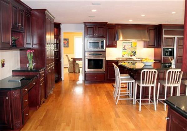 12 Wheelwright Road Medfield, MA 02052 - Photo 8 of 21 Gallery Image 8