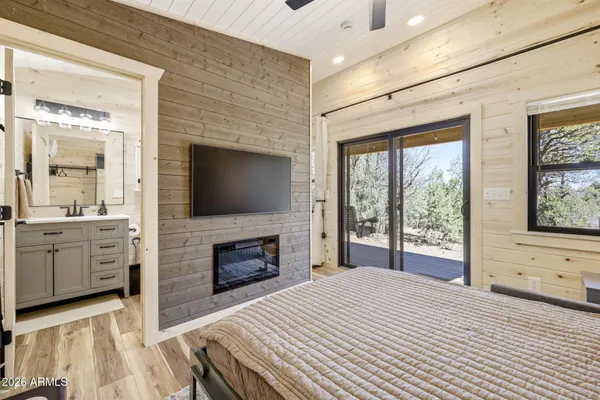 $439,900 | 2787 Deer Hill, Overgaard, AZ 85933