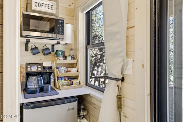 $439,900 | 2787 Deer Hill, Overgaard, AZ 85933