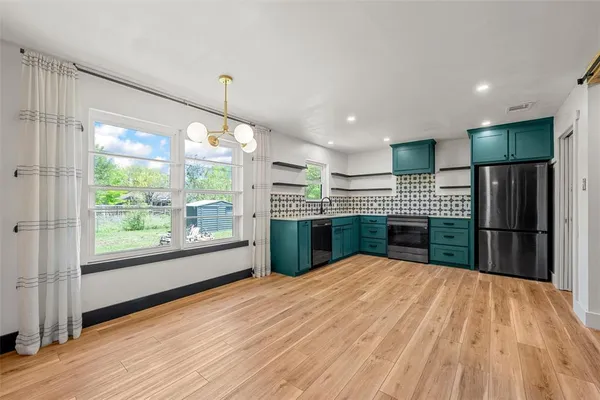 $340,000 | 316 Neely Road, Hewitt, TX 76643