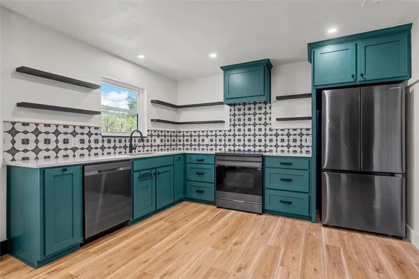 $340,000 | 316 Neely Road, Hewitt, TX 76643