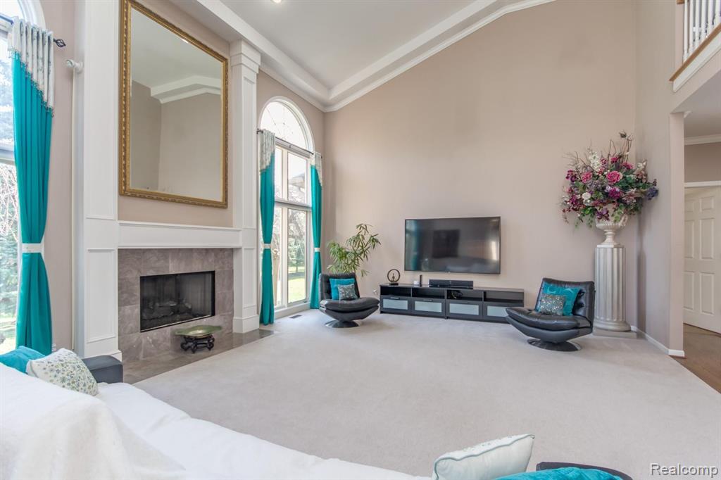 2074 Mapleridge Road Rochester Hills, MI 48309 - Photo 7 of 48