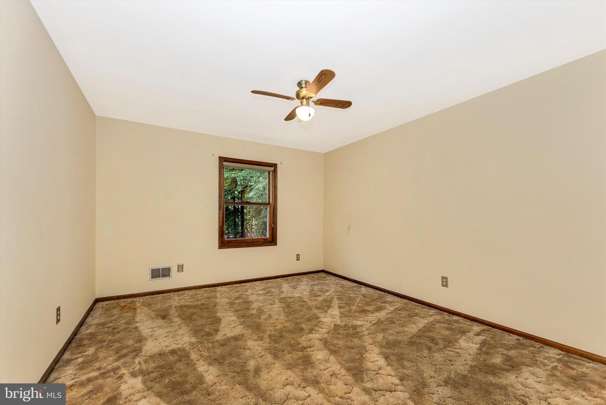 4273 Bill Moxley Road Mount Airy, MD 21771 - Photo 28 of 38 Third Upper Level Bedroom