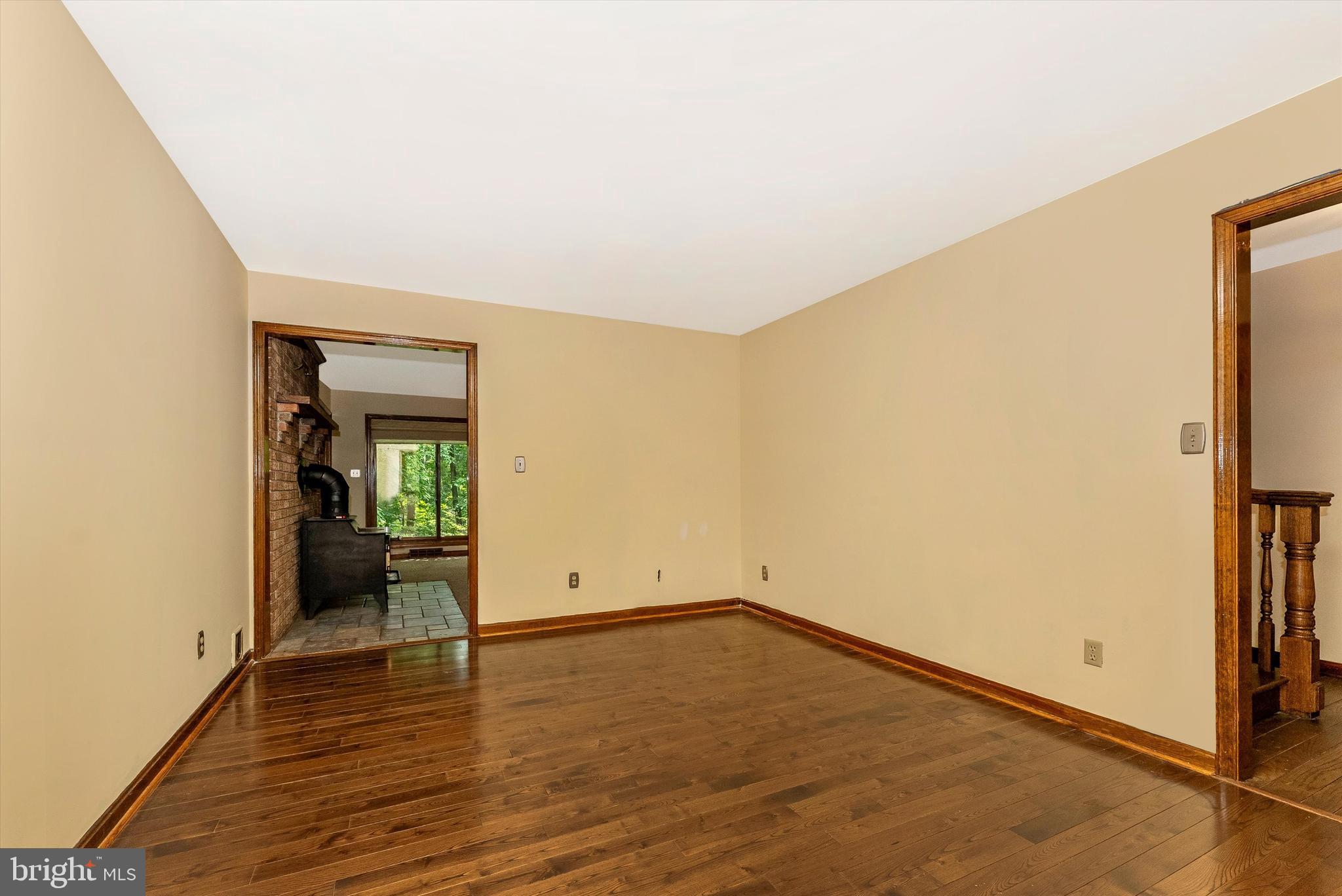 4273 Bill Moxley Road Mount Airy, MD 21771 - Photo 5 of 38 Living Room