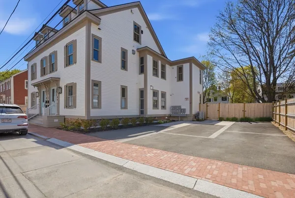$1,550,000 | 8 B Milk Street, Unit B, Newburyport, MA 01950