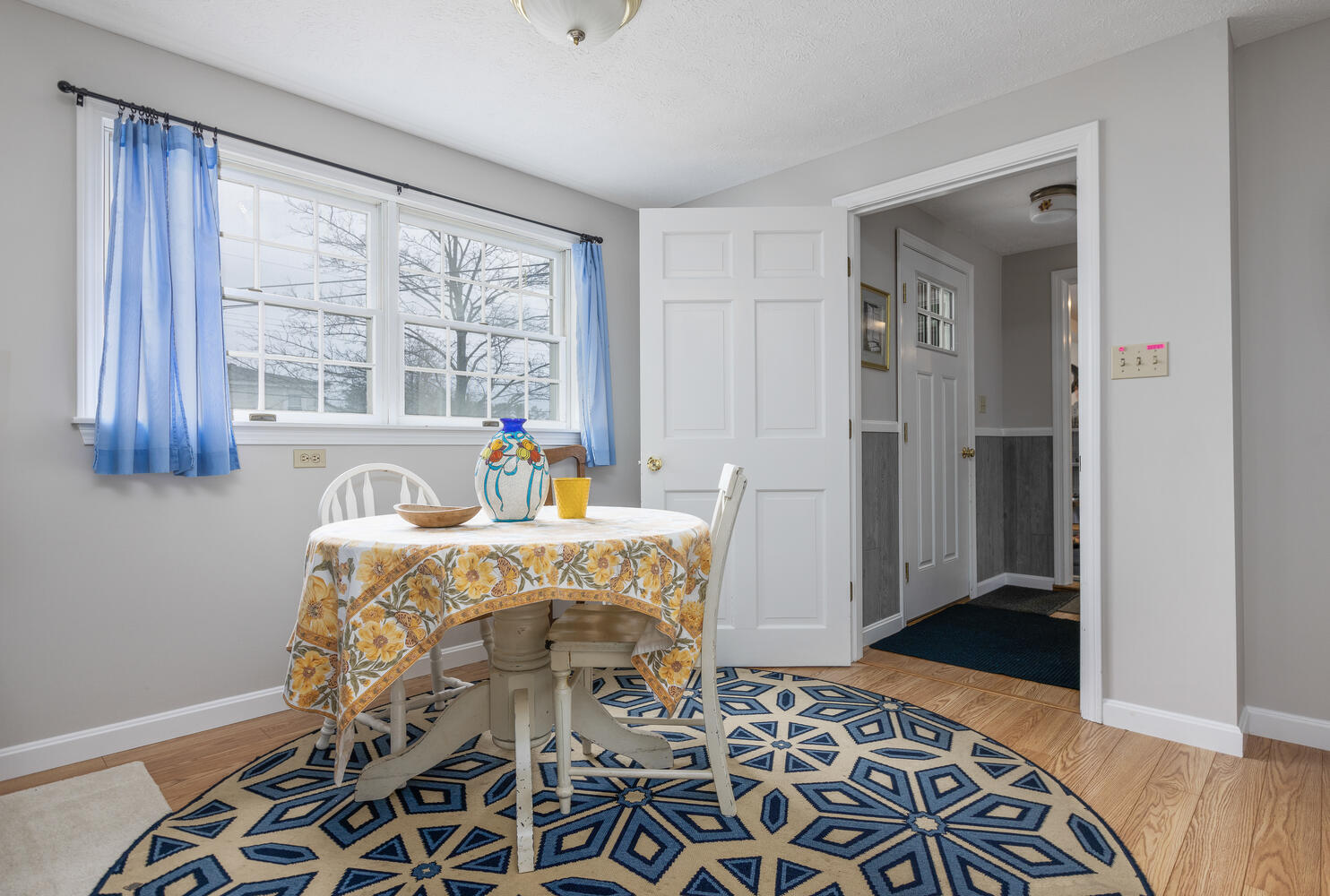 16 Lower Beach Road Saco, ME 04072 - Photo 25 of 46 Dining Area