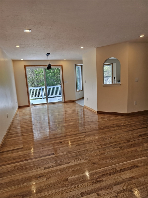 14 Pinewood Lane Worcester, MA 01609 - Photo 8 of 16