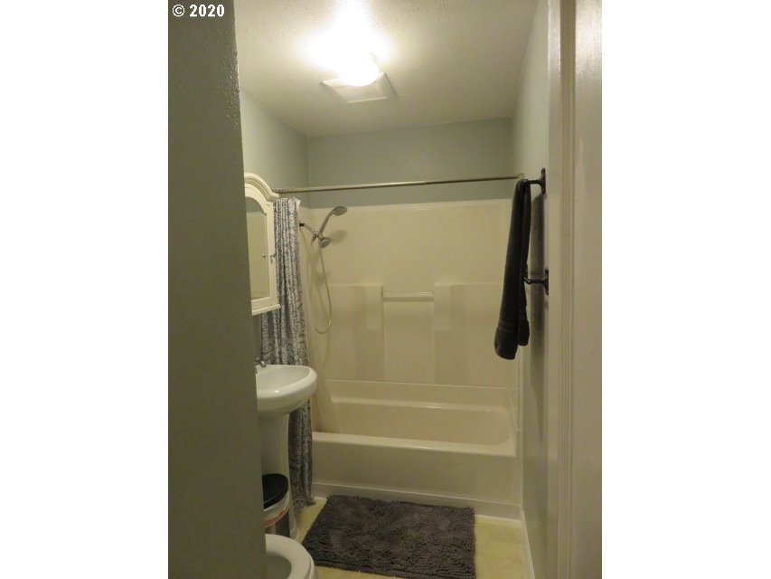 155 North McKinley Street Eugene, OR 97402 - Photo 17 of 31