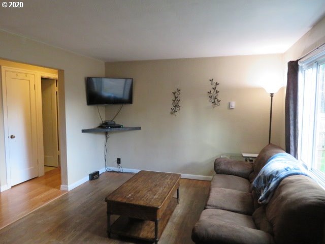 155 North McKinley Street Eugene, OR 97402 - Photo 4 of 31