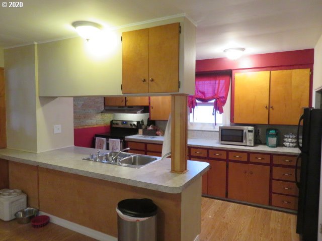 155 North McKinley Street Eugene, OR 97402 - Photo 7 of 31