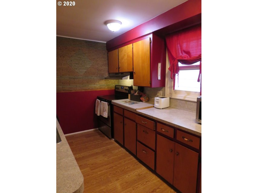 155 North McKinley Street Eugene, OR 97402 - Photo 8 of 31