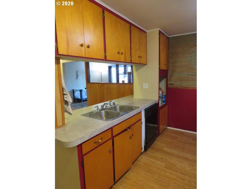 155 North McKinley Street Eugene, OR 97402 - Photo 9 of 31