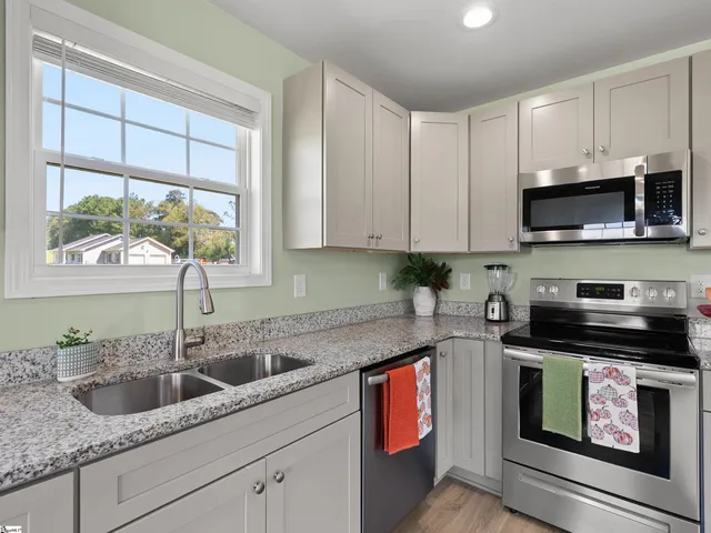 $284,000 | 381 Deer Farm Pond Lane, Fair Play, SC 29643