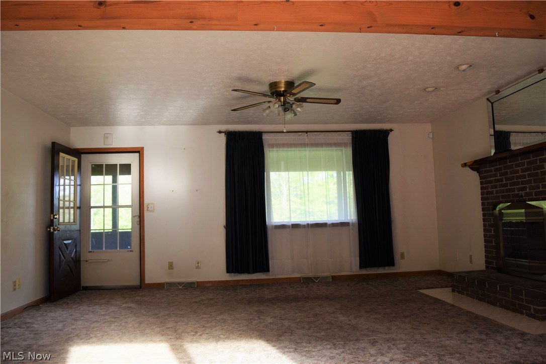 8420 Cox Road Windsor, OH 44099 - Photo 4 of 32