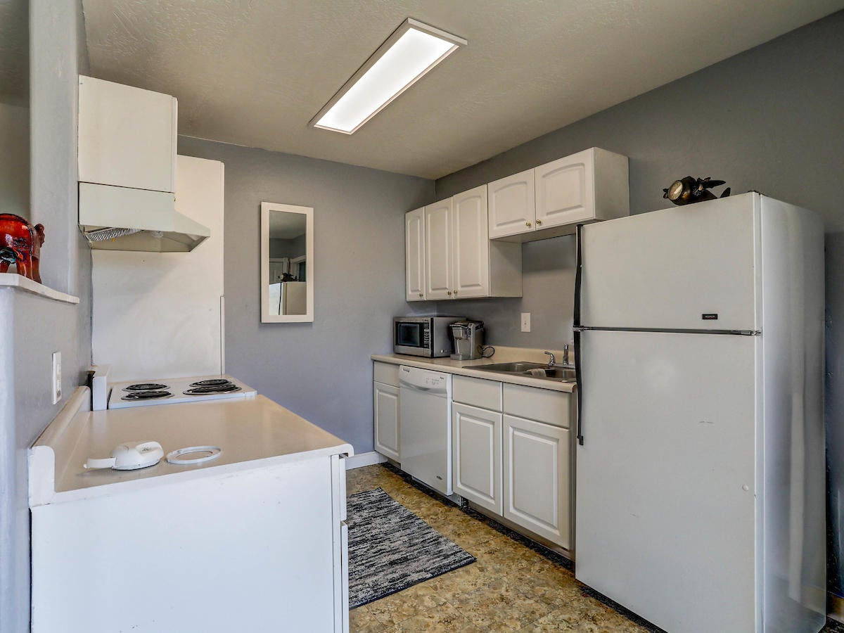 7000 Downing Road Central Point, OR 97502 - Photo 24 of 42 16