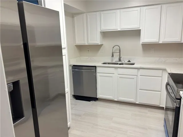 $1,800 | 3256 Timberlane Way Drive, Unit 107, Harvey, LA 70058