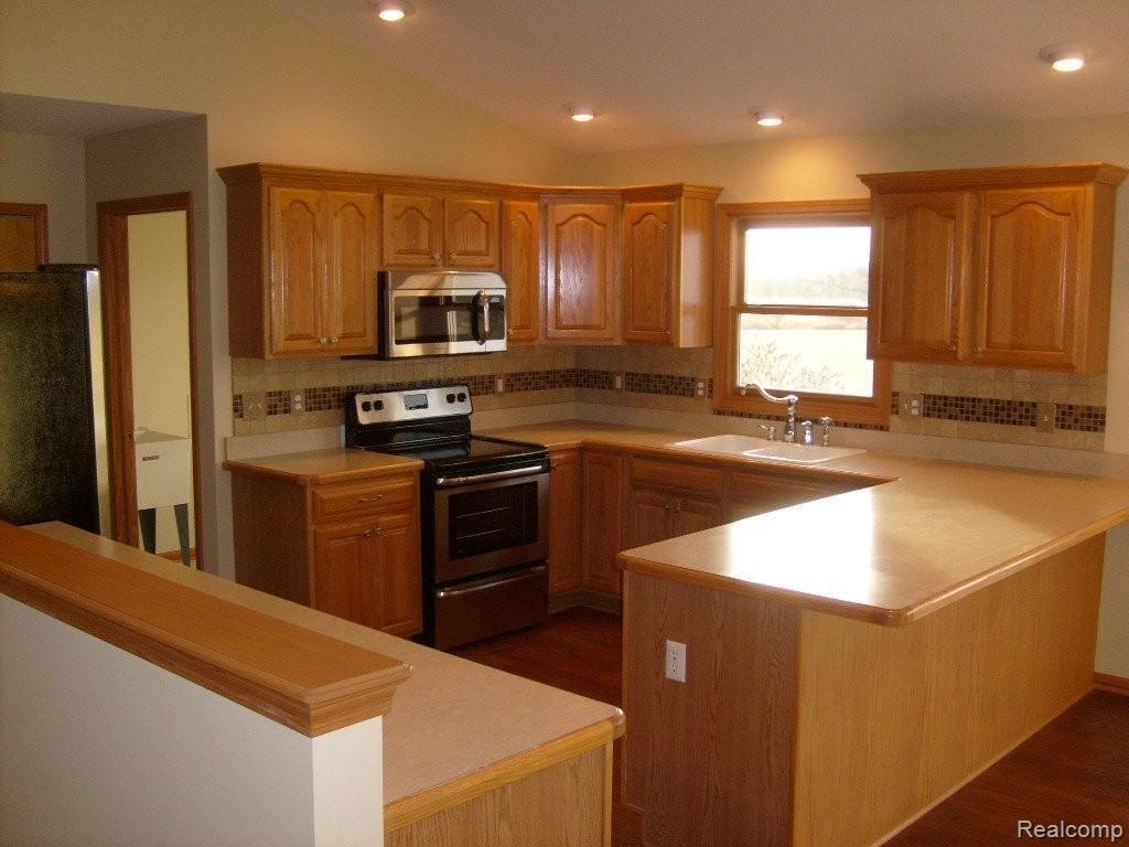 2464 Daley Road Lapeer, MI 48446 - Photo 6 of 15 5 Kitchen S6305749.JPG