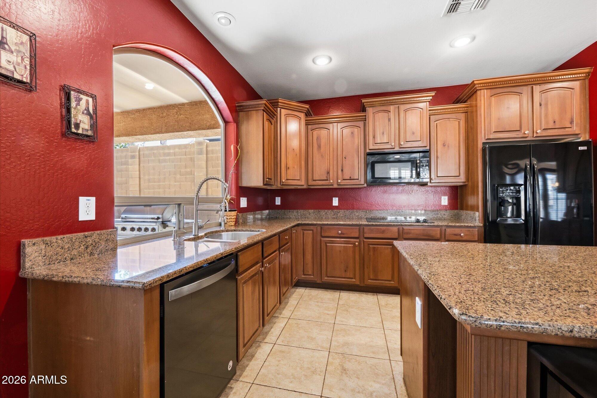 2020 West Caleb Road Phoenix, AZ 85085 - Photo 8 of 37 16-