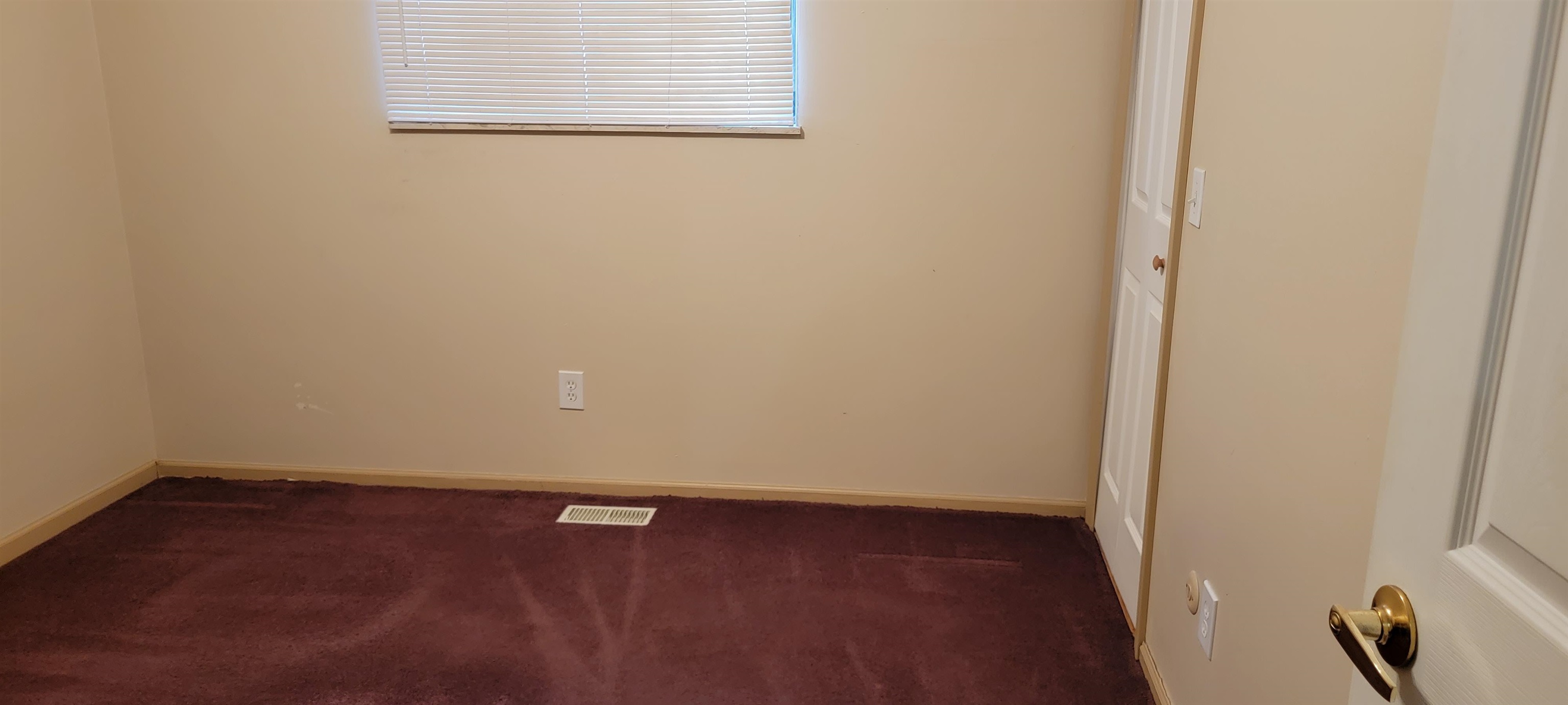 5469 Deland Road Flushing, MI 48433 - Photo 14 of 44 50103972-15.JPG
