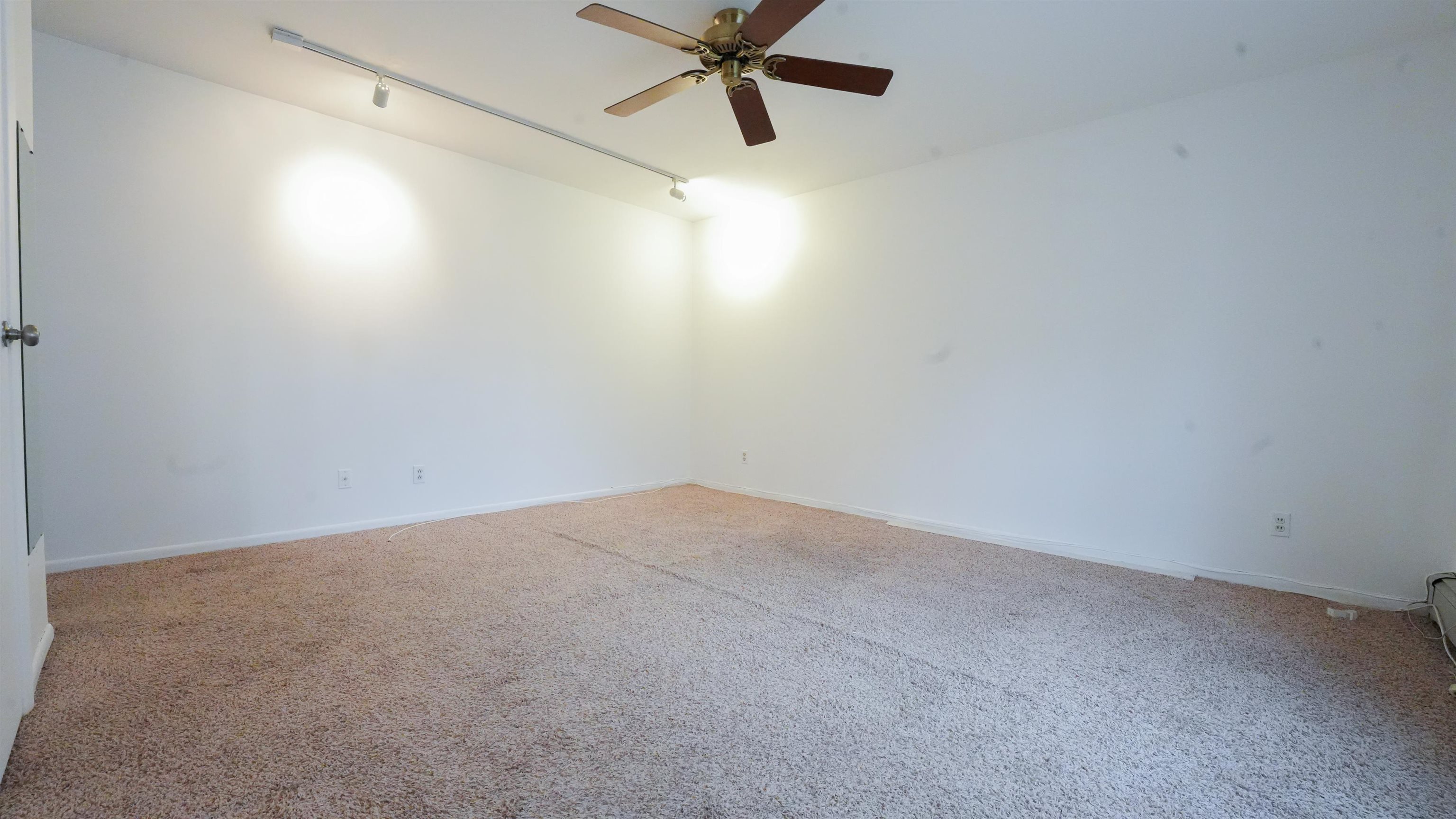 24 Riverview Court, Unit 24 Secaucus, NJ 07094 - Photo 14 of 25 a view of an empty room with a window