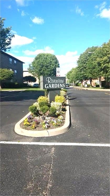 24 Riverview Court, Unit 24 Secaucus, NJ 07094 - Photo 23 of 25