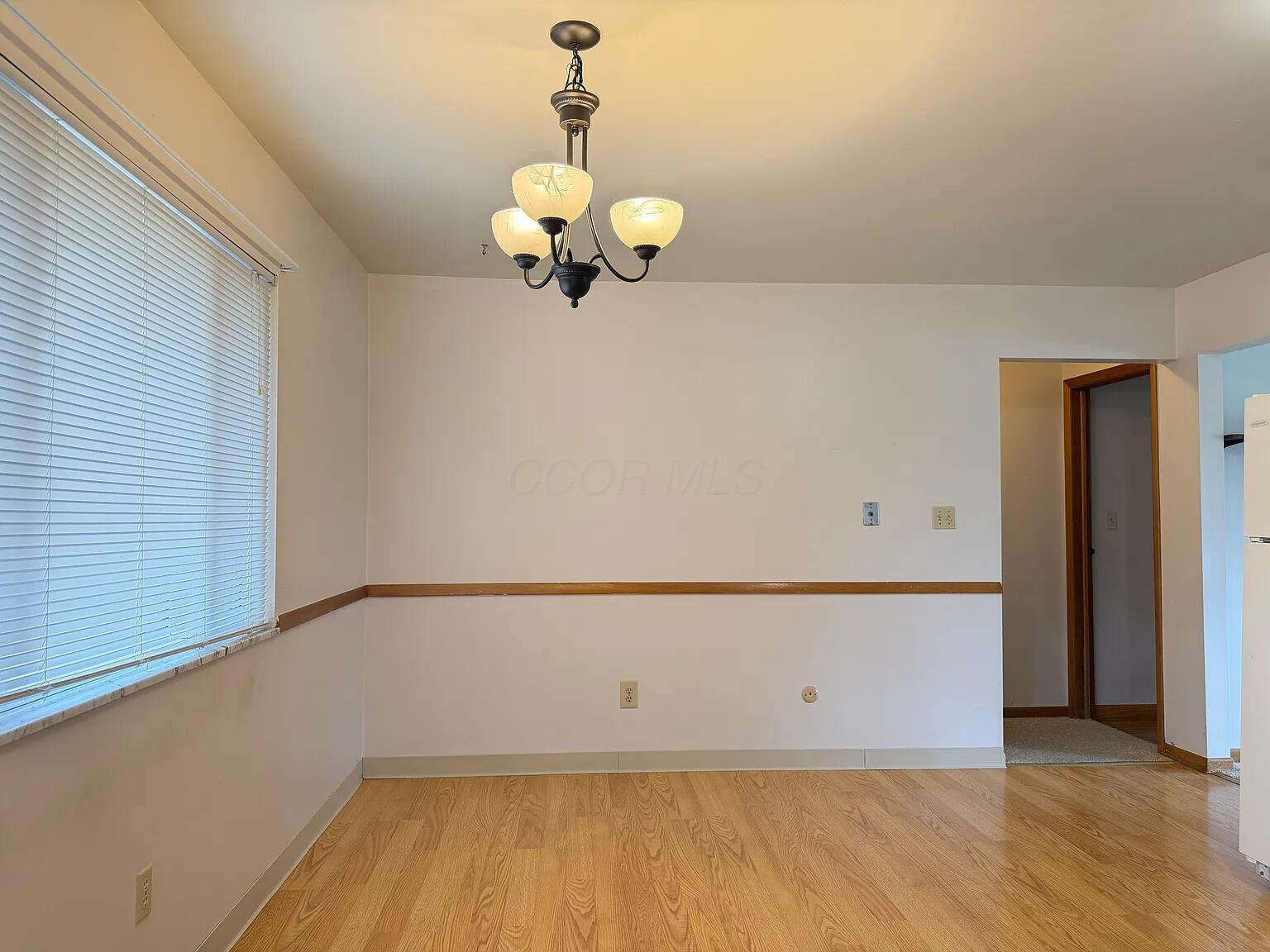 4979 Godown Road, Unit 4981 Columbus, OH 43220 - Photo 5 of 15 eating area 2