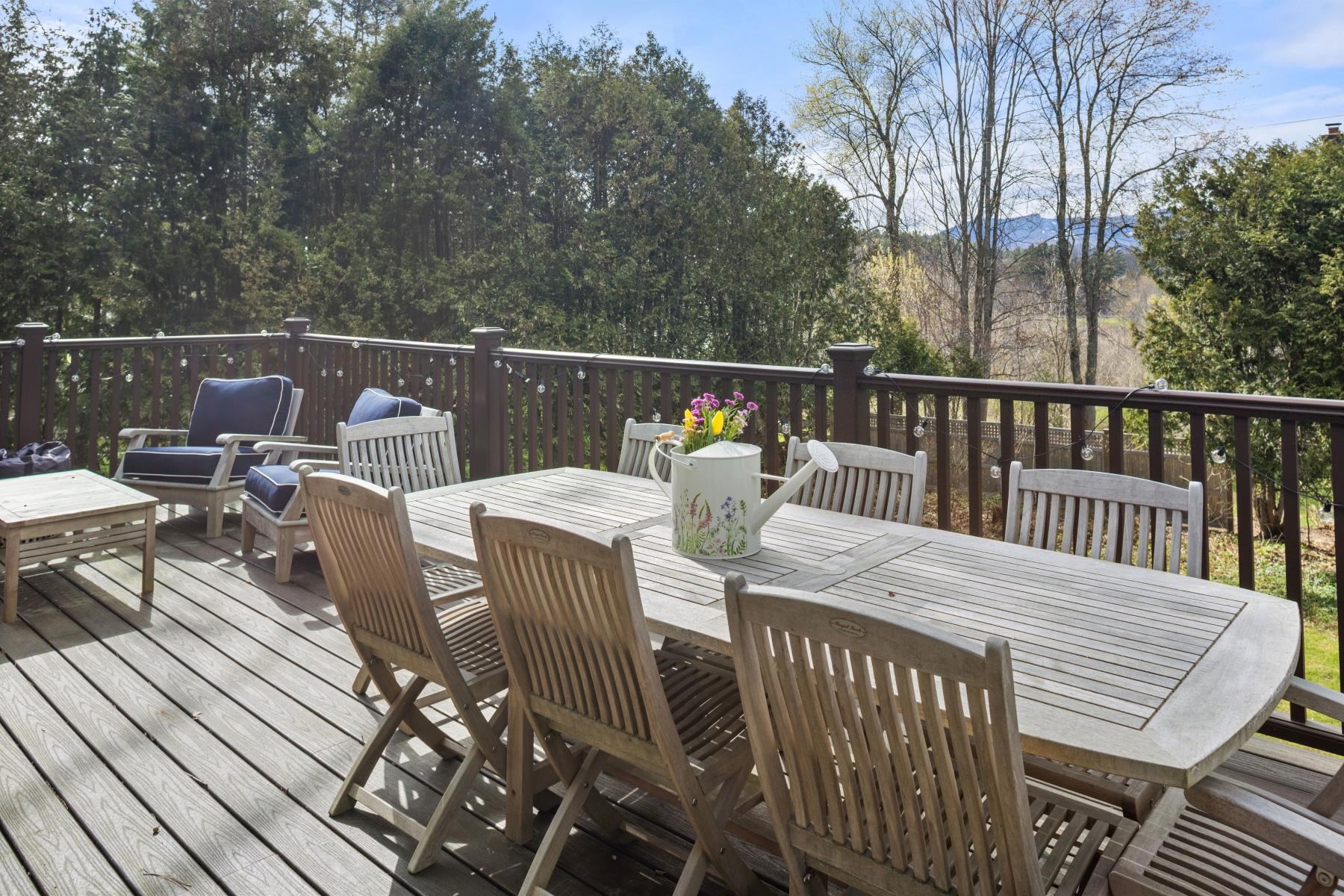 405 Maple Street Stowe, VT 05672 - Photo 10 of 46