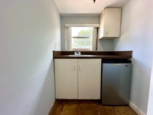 $975 | 710 Tuscaloosa Street, Unit 3, West Palm Beach, FL 33405