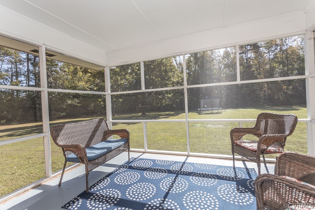 10897 Hitchcock Road Disputanta, VA 23842 - Photo 11 of 44 Gallery Image 11