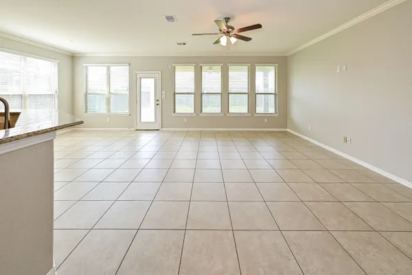 $2,310 | 4306 Apple Lane, Baytown, TX 77521