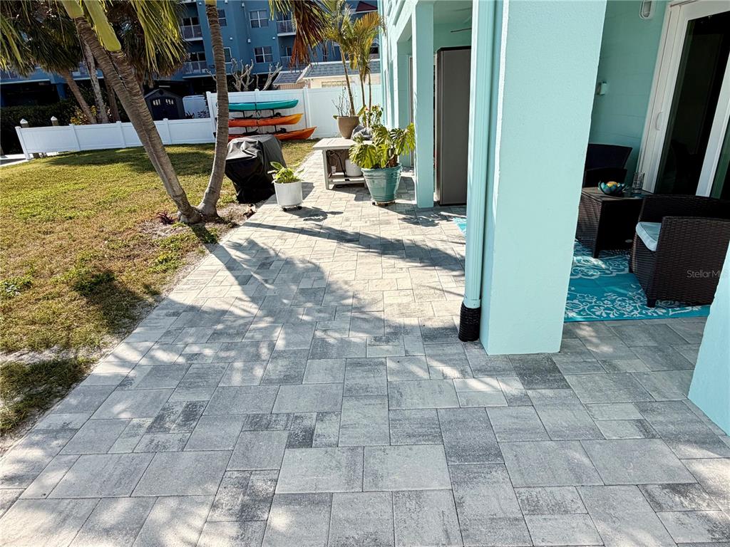 117 140th Avenue East Madeira Beach, FL 33708 - Photo 10 of 48