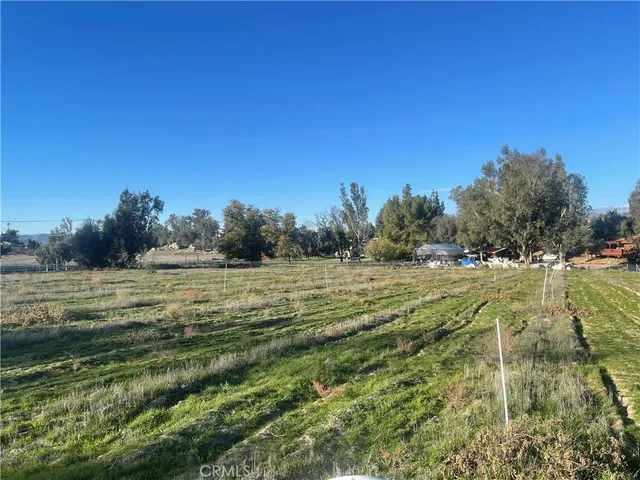 a view of an outdoor space and a yard