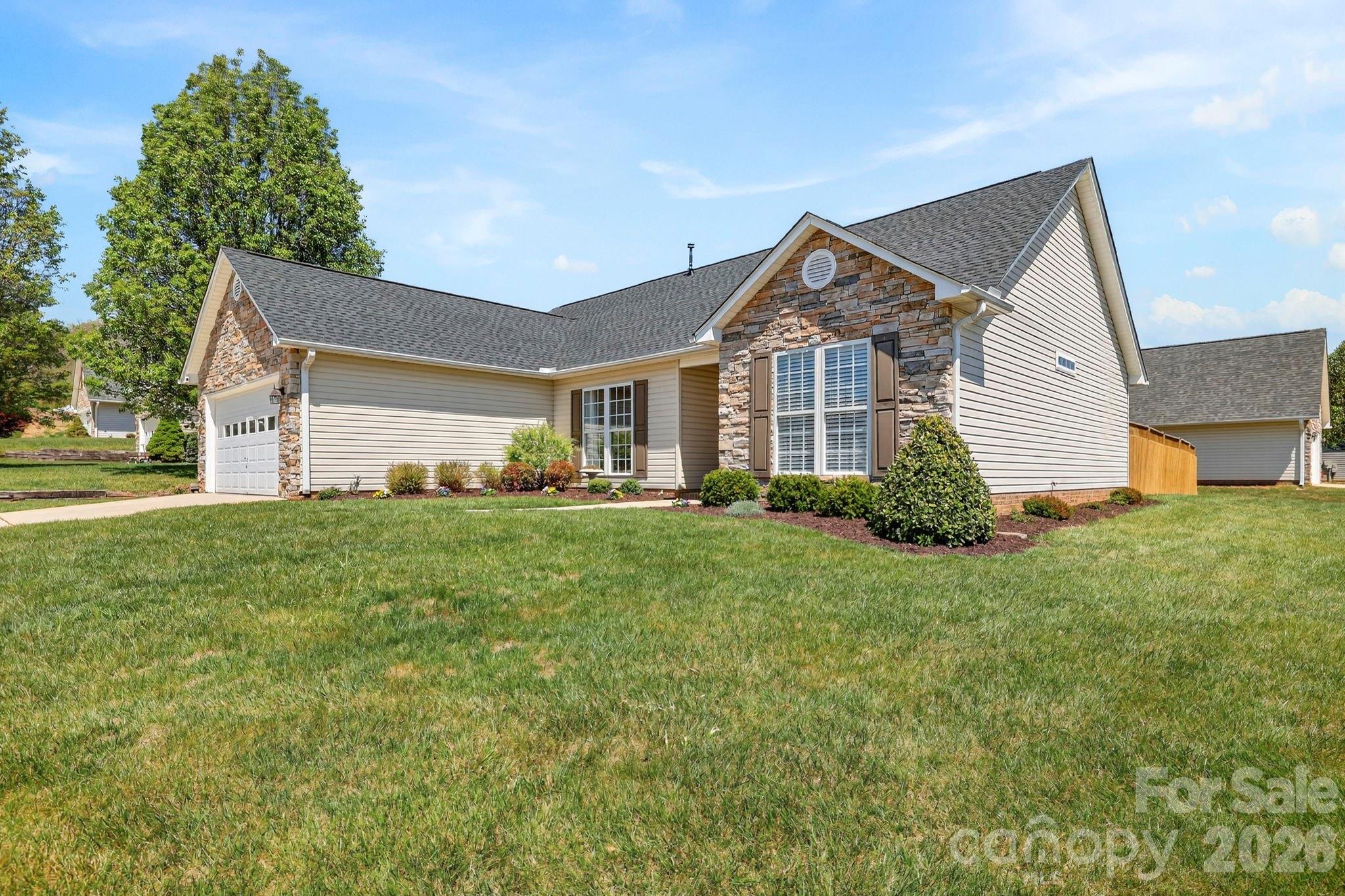 25 Livingston Farm Road Fletcher, NC 28732 - Photo 2 of 37