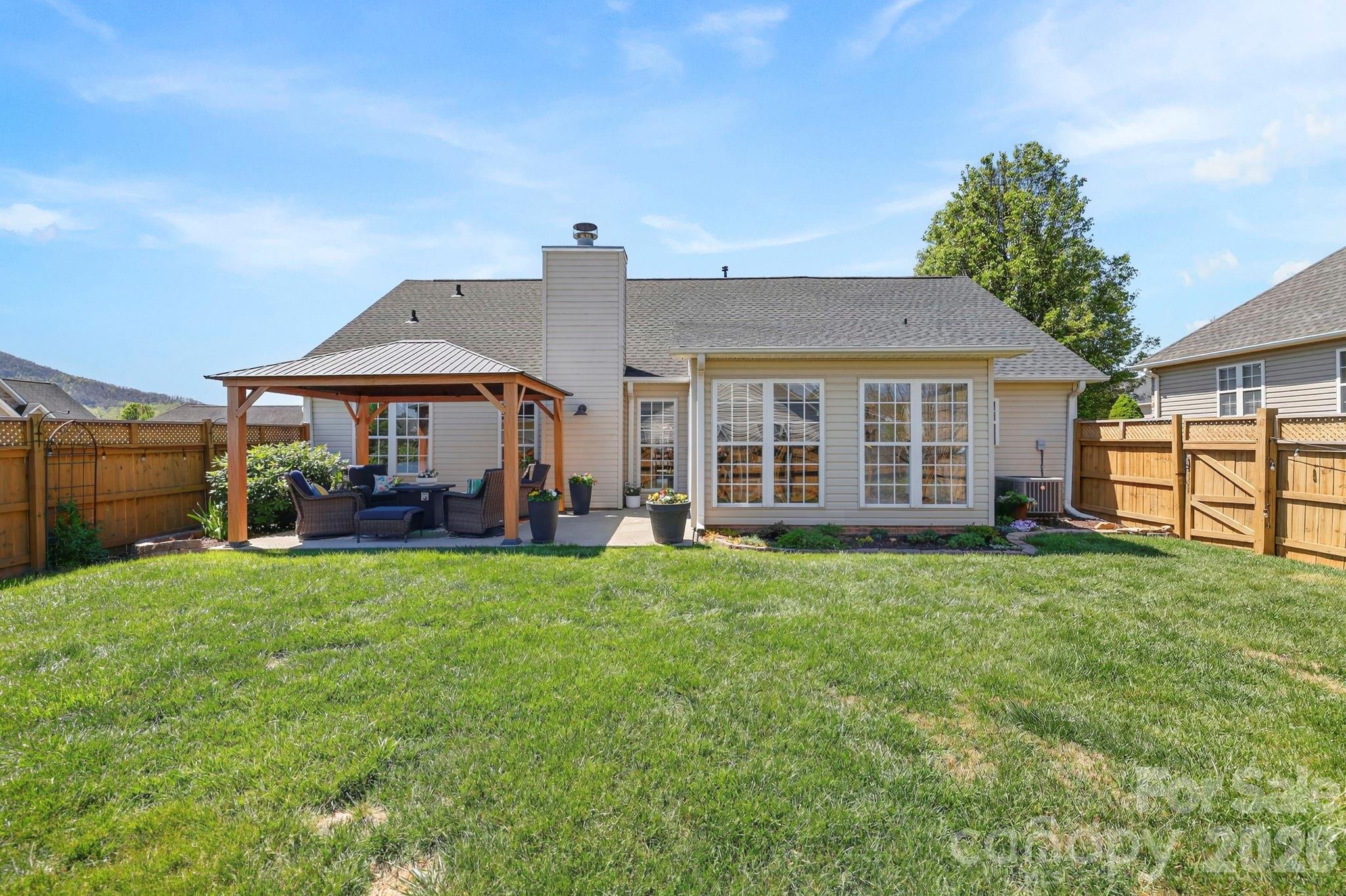 25 Livingston Farm Road Fletcher, NC 28732 - Photo 3 of 37