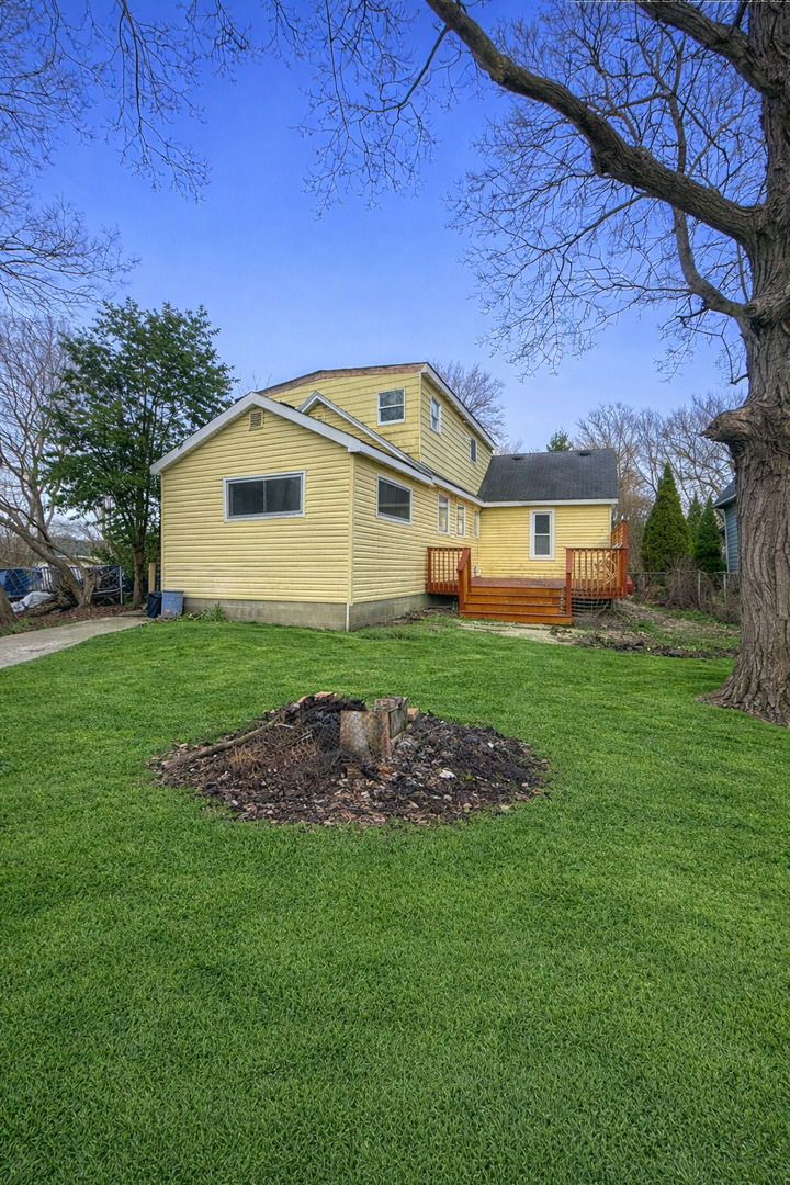 818 Bach Street Northbrook, IL 60062 - Photo 2 of 3