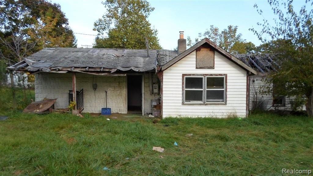8724 Maltby Road Brighton, MI 48116 - Photo 4 of 10 2nd house front.JPG