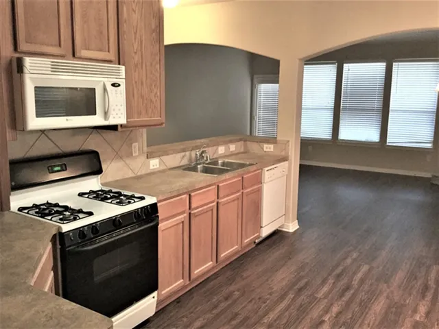 $2,015 | 2213 Perkins Crossing Drive, Conroe, TX 77304