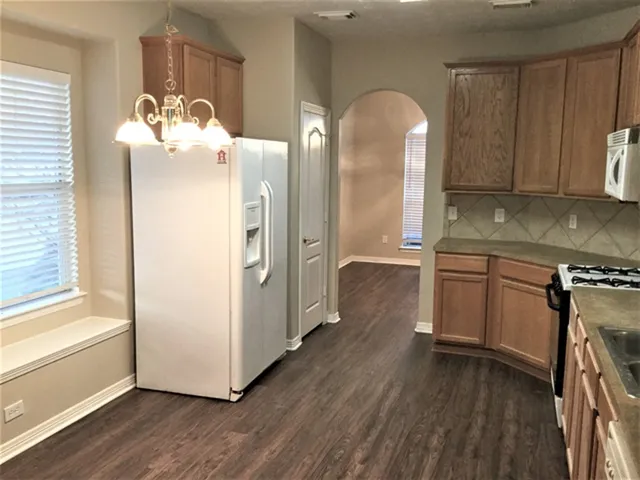 $2,015 | 2213 Perkins Crossing Drive, Conroe, TX 77304