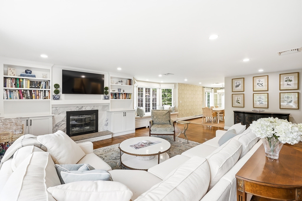 22 Hollywood Road Winchester, MA 01890 - Photo 8 of 39